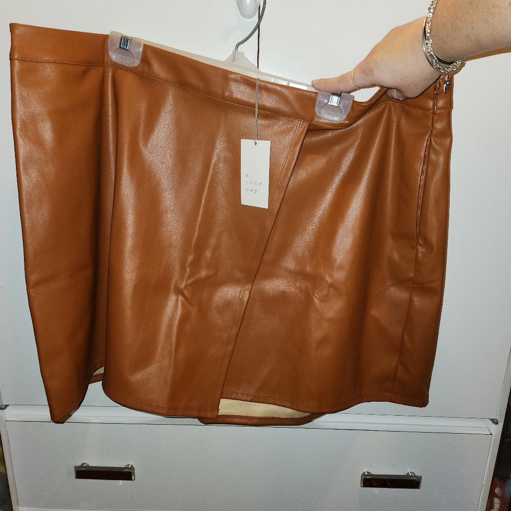 Women's a new day brown side zip skirt, size 20 NWT